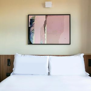 Medium Room
